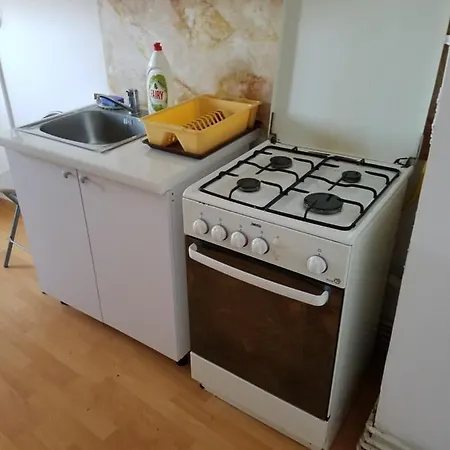 Garsoniera Cu Terasa *